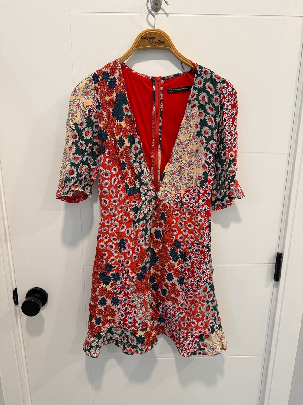 Zara Red Floral-Trim V-Neck Dress size small